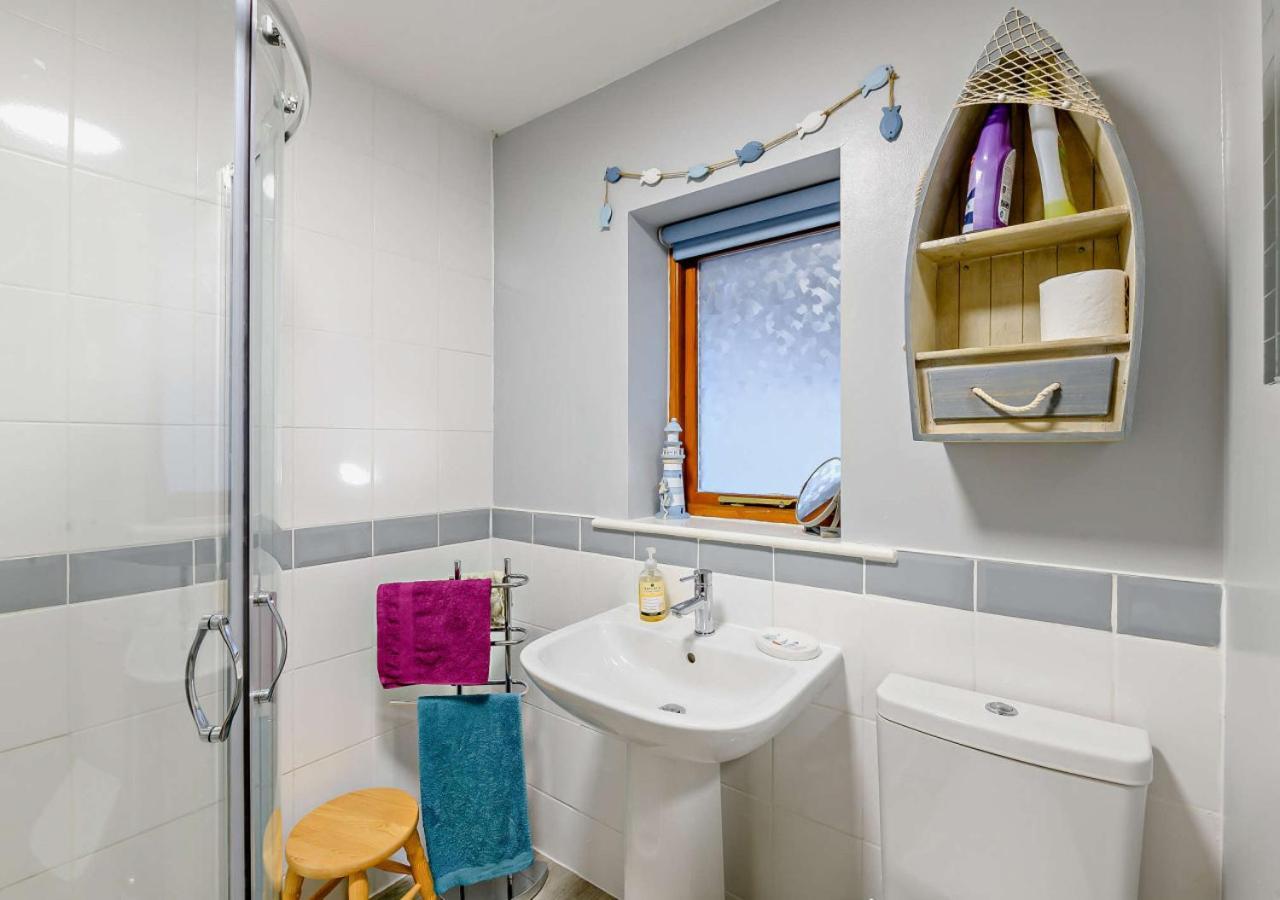 Salty Dog Cottage Whitby Extérieur photo