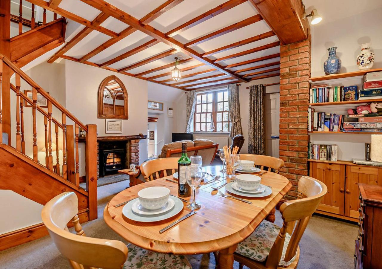 Salty Dog Cottage Whitby Extérieur photo